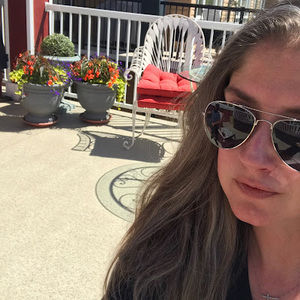 Meet your Posher, Leslie